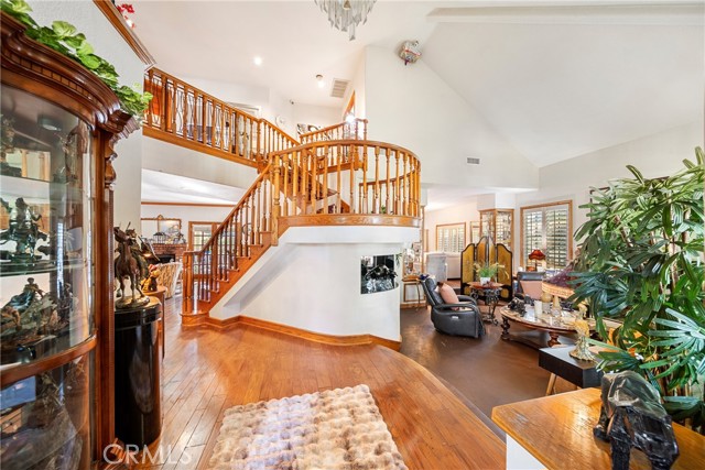 Detail Gallery Image 17 of 57 For 15562 Bronco, Canyon Country,  CA 91387 - 4 Beds | 4 Baths