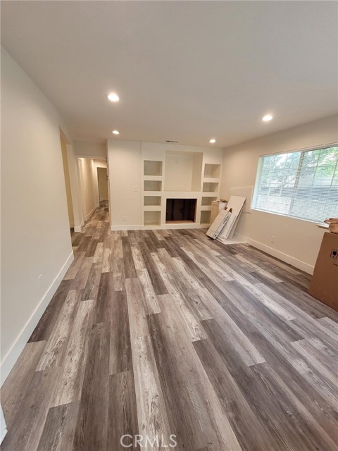 Detail Gallery Image 12 of 18 For 402 E Glendale Dr, Orange,  CA 92865 - 6 Beds | 4 Baths