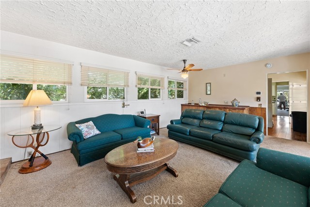 527 W Palm Avenue, Redlands CA: https://media.crmls.org/medias/729fdf09-23ec-4c70-8815-ae14321b8398.jpg