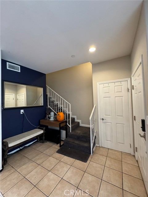 Detail Gallery Image 5 of 30 For 12375 Osborne Place #07,  Pacoima,  CA 91331 - 3 Beds | 3 Baths