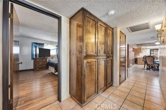 7519 Man O War Street, Bakersfield CA: https://media.crmls.org/medias/72a1f865-ba06-4f0d-bb1c-30c09fdbac1b.jpg