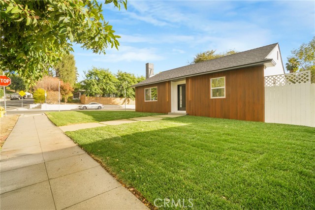 Detail Gallery Image 4 of 26 For 21902 Providencia St, Woodland Hills,  CA 91364 - 3 Beds | 1 Baths