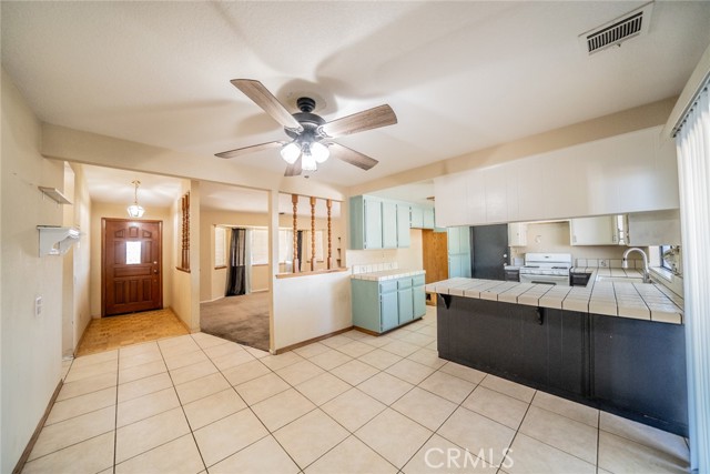 12770 5th Avenue, Victorville CA: https://media.crmls.org/medias/72a2b882-8e18-42d2-b207-3e33335f71a9.jpg