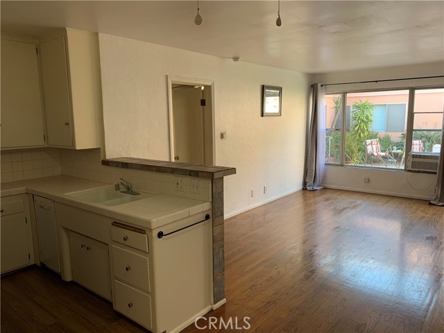 Detail Gallery Image 11 of 33 For 930 E 1st St #10,  Long Beach,  CA 90802 - 1 Beds | 1 Baths