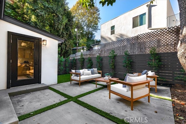 Detail Gallery Image 27 of 29 For 9921 Westwanda Dr, Beverly Hills,  CA 90210 - 2 Beds | 2 Baths