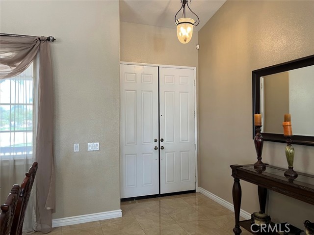 10072 Berkshire Drive, Jurupa Valley CA: https://media.crmls.org/medias/72a6c7f6-5359-4644-8ed7-3bfc1051b523.jpg