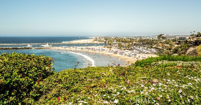 Detail Gallery Image 24 of 26 For 502 Fernleaf Avenue #1,  Corona Del Mar,  CA 92625 - 3 Beds | 2/1 Baths