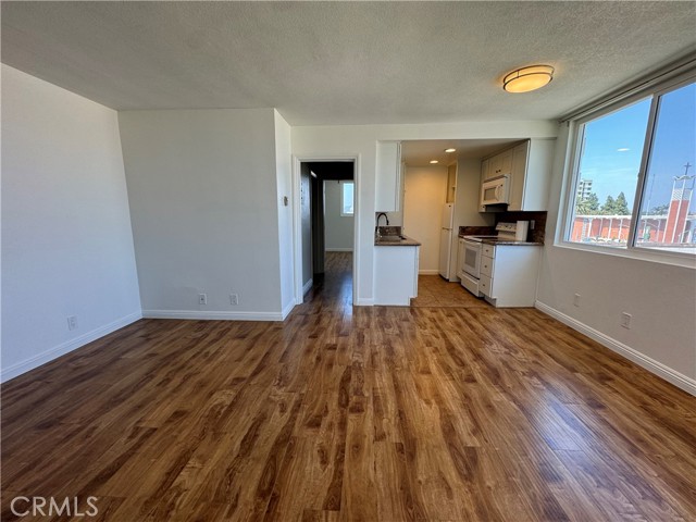 Detail Gallery Image 5 of 18 For 230 Linden Ave #507,  Long Beach,  CA 90802 - 1 Beds | 1 Baths