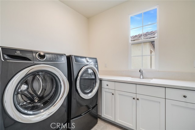 Detail Gallery Image 35 of 40 For 214 Parkwood, Irvine,  CA 92620 - 5 Beds | 5/1 Baths