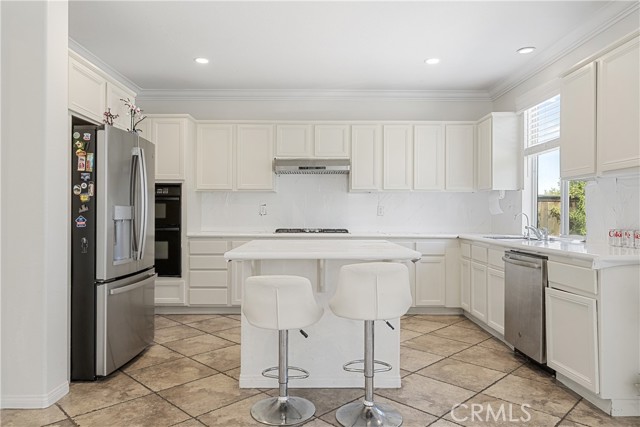 Detail Gallery Image 10 of 39 For 25418 Singleleaf St, Corona,  CA 92883 - 5 Beds | 3/1 Baths