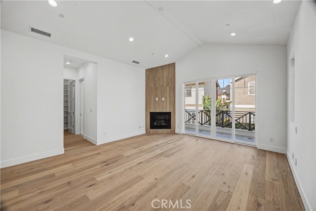 Detail Gallery Image 11 of 29 For 2205 Marshalfield #B,  Redondo Beach,  CA 90278 - 4 Beds | 3/1 Baths