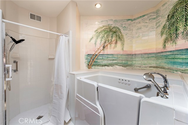 2604 E 20th street, Signal Hill CA: https://media.crmls.org/medias/72a9e05b-a558-401e-b097-1f34b7b0c1d6.jpg