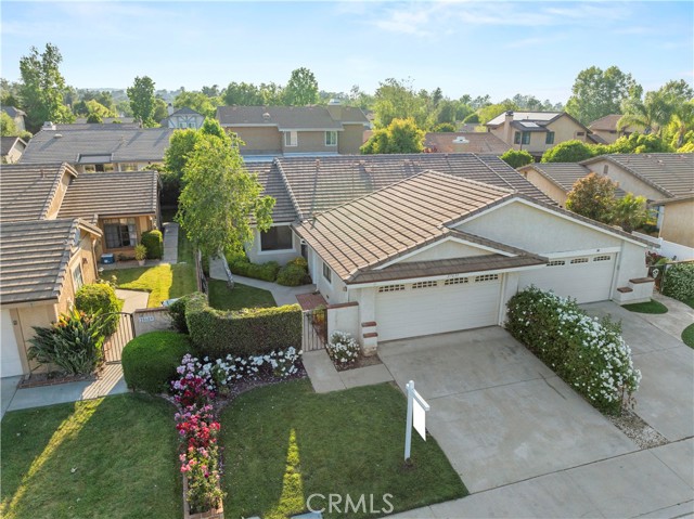 Detail Gallery Image 2 of 24 For 25691 Leticia Dr, Valencia,  CA 91355 - 3 Beds | 2 Baths