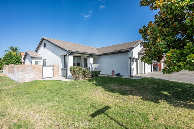 2354 Versailles Street, San Jacinto CA: https://media.crmls.org/medias/72ab027c-92aa-4c20-b21e-531fef9b5906.jpg