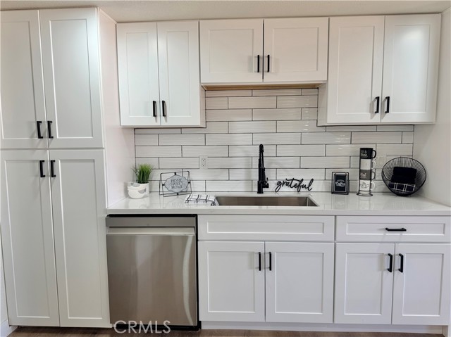 Detail Gallery Image 12 of 37 For 7605 Langdon Ave, Hesperia,  CA 92345 - 3 Beds | 2/1 Baths