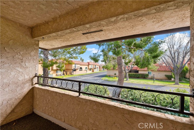 Detail Gallery Image 34 of 46 For 208 Eagle Ln, Palmdale,  CA 93551 - 3 Beds | 3 Baths
