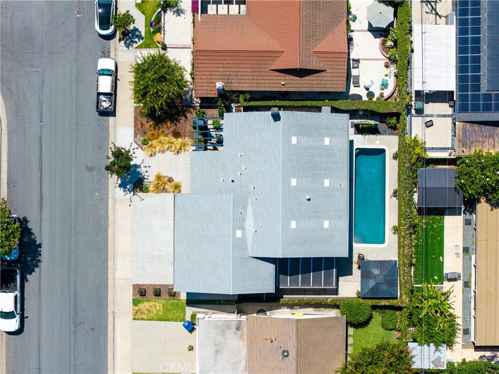 https://media.crmls.org/medias/72ad16f2-9af7-497f-a388-4ca907bf6ea4.jpg?preset=X-Large