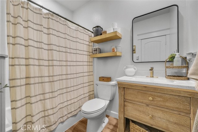 Detail Gallery Image 13 of 34 For 18123 Corktree Dr, San Bernardino,  CA 92407 - 4 Beds | 3 Baths