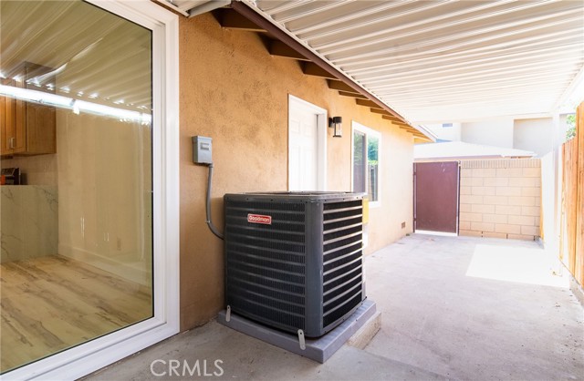12909 Joshua Lane, Norwalk CA: https://media.crmls.org/medias/72adc4ef-4a4d-43ec-bb0a-97bdf69616e8.jpg
