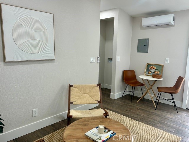Detail Gallery Image 4 of 12 For 1913 Nipomo Ave #1/2,  Long Beach,  CA 90815 - 1 Beds | 1 Baths