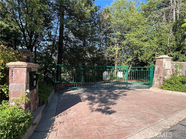 27453 North Bay Road, Lake Arrowhead CA: https://media.crmls.org/medias/72aea553-c9f0-4a03-aa44-2104adeff8bd.jpg