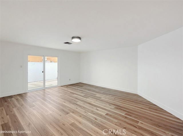 Detail Gallery Image 4 of 16 For 836 E New York, Long Beach,  CA 90813 - 3 Beds | 2 Baths