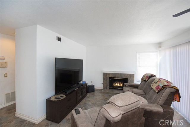 Detail Gallery Image 13 of 38 For 1741 Mojave View Cir, Corona,  CA 92882 - 3 Beds | 2/1 Baths
