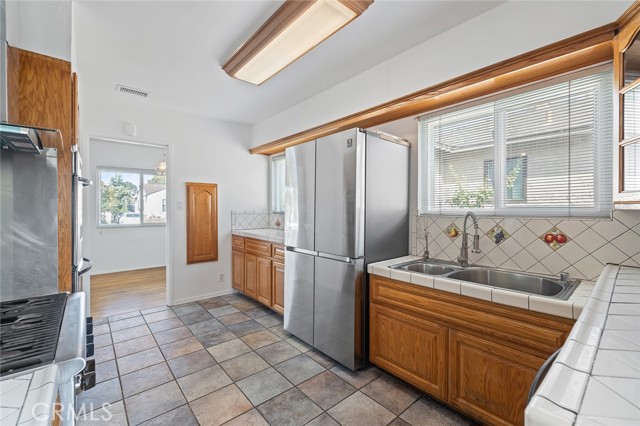 2058 Vancouver Avenue, Monterey Park CA: https://media.crmls.org/medias/72b22bf4-5f22-4c49-978c-624b5ad6e28d.jpg