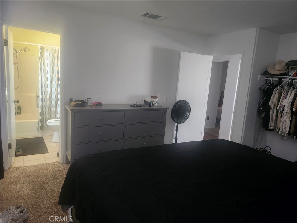 https://media.crmls.org/medias/72b258f7-925a-46c1-a22d-6694ea909879.jpg?preset=X-Large