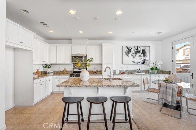 Detail Gallery Image 14 of 36 For 3071 E via Rosso, Ontario,  CA 91764 - 3 Beds | 2/1 Baths