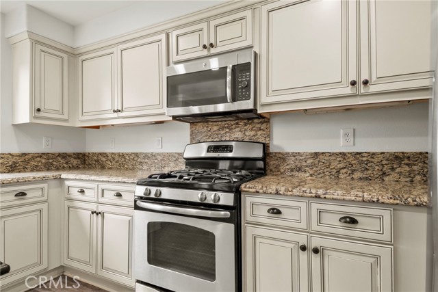 Detail Gallery Image 12 of 34 For 28 Goldmine St, Trabuco Canyon,  CA 92679 - 3 Beds | 2/1 Baths