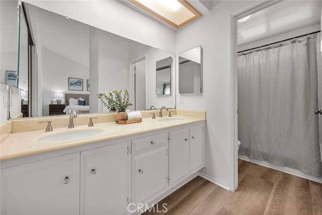 21802 Bass Lake Circle, Lake Forest CA: https://media.crmls.org/medias/72b36ddf-e25f-48a9-a828-4f63b4eb2dfd.jpg