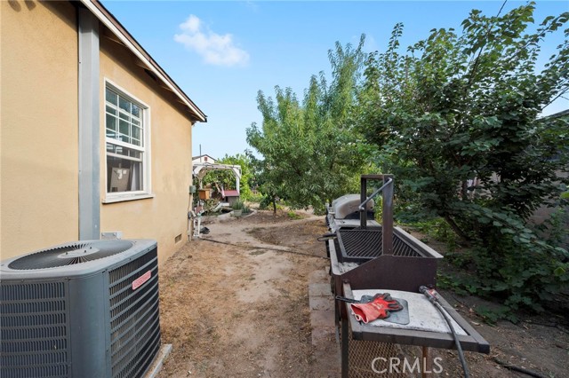 Detail Gallery Image 30 of 50 For 2072 Redondo Beach Bld, Torrance,  CA 90504 - 3 Beds | 2 Baths