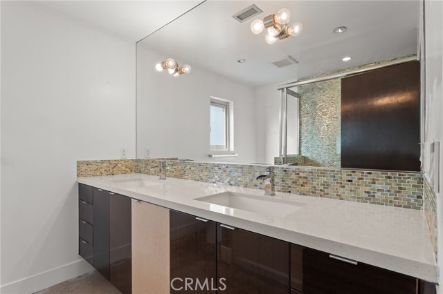 Detail Gallery Image 18 of 27 For 1518 Anita Ln, Newport Beach,  CA 92660 - 6 Beds | 4/1 Baths