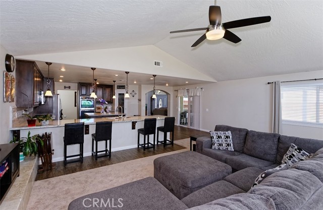 Detail Gallery Image 16 of 66 For 20403 Sundance Rd, Apple Valley,  CA 92308 - 3 Beds | 2/1 Baths