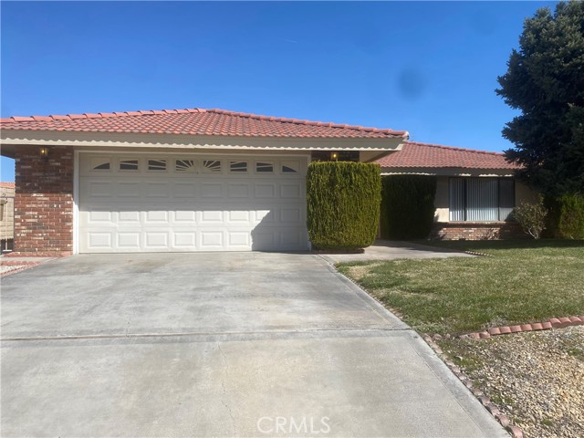 17870 Sage Hen Road, Victorville CA: https://media.crmls.org/medias/72b52b7e-ab56-4a06-9a0c-b5d2fa202352.jpg