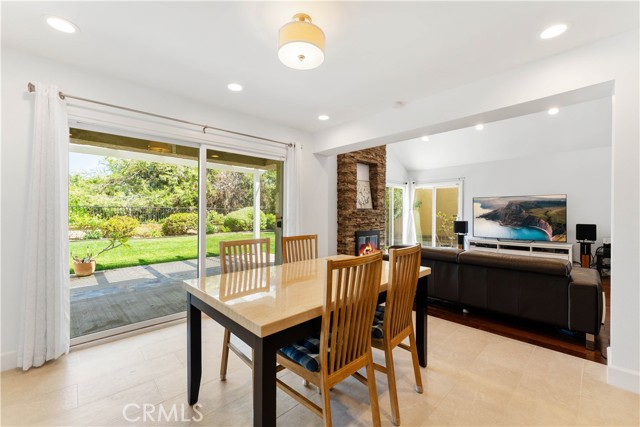 30052 Happy Sparrow Lane, Laguna Niguel CA: https://media.crmls.org/medias/72b5a088-f5c8-4ef6-829c-a52c3c53ae76.jpg