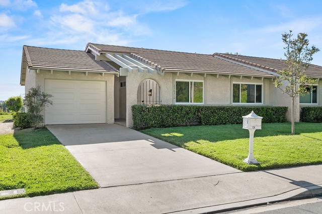 23631 Via Storni, Mission Viejo CA: https://media.crmls.org/medias/72b5d2b3-1545-4ecc-b515-2542f1f6ac0a.jpg