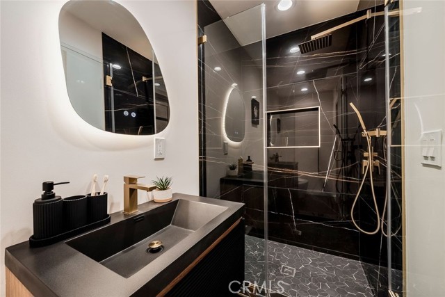 14126 Runnymede Street, Van Nuys CA: https://media.crmls.org/medias/72b6134e-7614-450f-8118-c946a4e59a4a.jpg