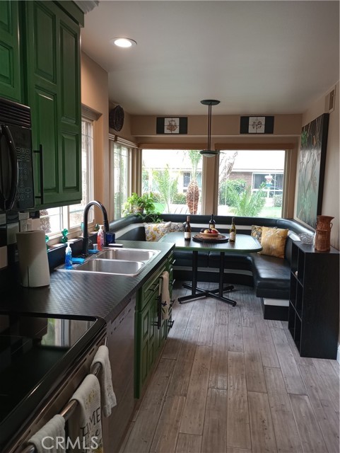 11234 Village 11 photo 5