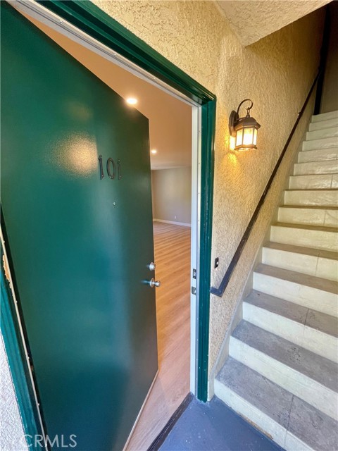 Detail Gallery Image 1 of 10 For 2022 Eleanore Dr #101,  Glendale,  CA 91206 - 1 Beds | 1 Baths