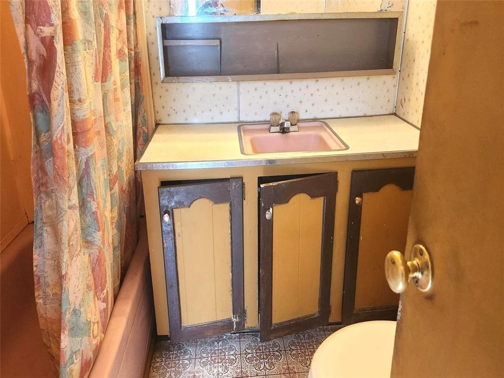 https://media.crmls.org/medias/72b6dca8-fd02-476b-84c4-5050845a07eb.jpg?preset=X-Large
