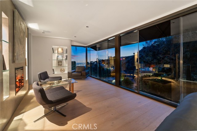 Detail Gallery Image 21 of 34 For 1782 Viewmont Dr, Los Angeles,  CA 90069 - 3 Beds | 4/1 Baths