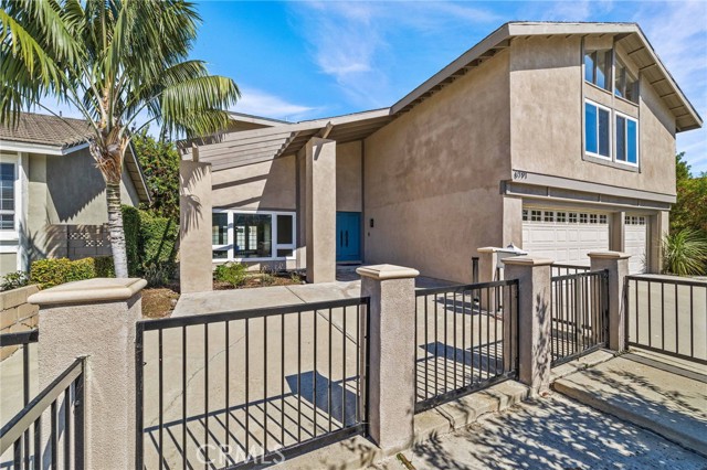 Detail Gallery Image 2 of 37 For 6791 Gas Light Dr, Huntington Beach,  CA 92647 - 4 Beds | 2/1 Baths