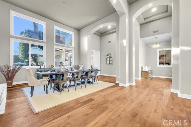 Image 11 of 75 For 2480 Oak Avenue