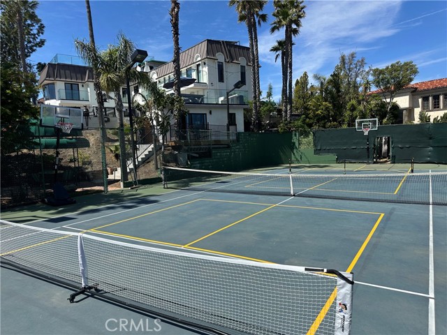 Detail Gallery Image 26 of 200 For 7930 Vulcan Dr, Los Angeles,  CA 90046 - 7 Beds | 8/1 Baths