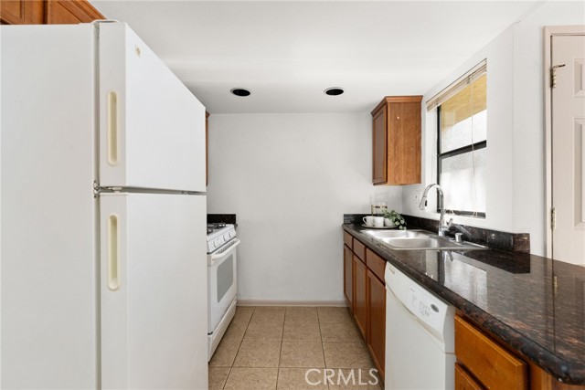 Detail Gallery Image 6 of 19 For 1142 W Blaine St #202,  Riverside,  CA 92507 - 1 Beds | 1 Baths