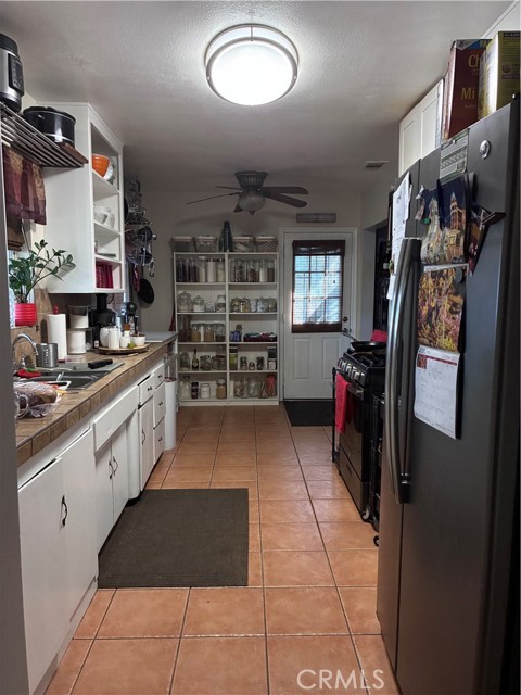 Detail Gallery Image 11 of 24 For 114 S Encina, Rialto,  CA 92376 - 4 Beds | 1 Baths