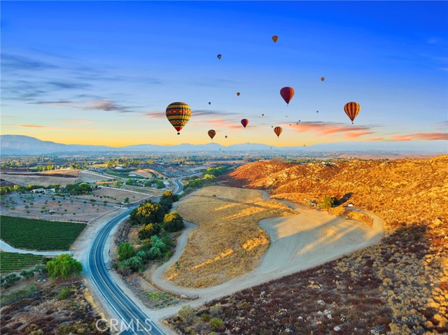 36520 E Benton Road, Temecula CA: https://media.crmls.org/medias/72ba80cf-6d69-436f-9ec2-dffa769b8b56.jpg