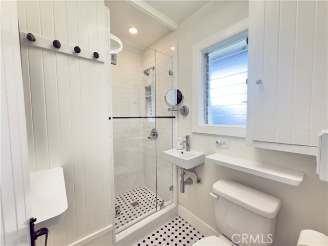 Detail Gallery Image 27 of 38 For 162 Sunset Terrace, Laguna Beach,  CA 92651 - 4 Beds | 2 Baths